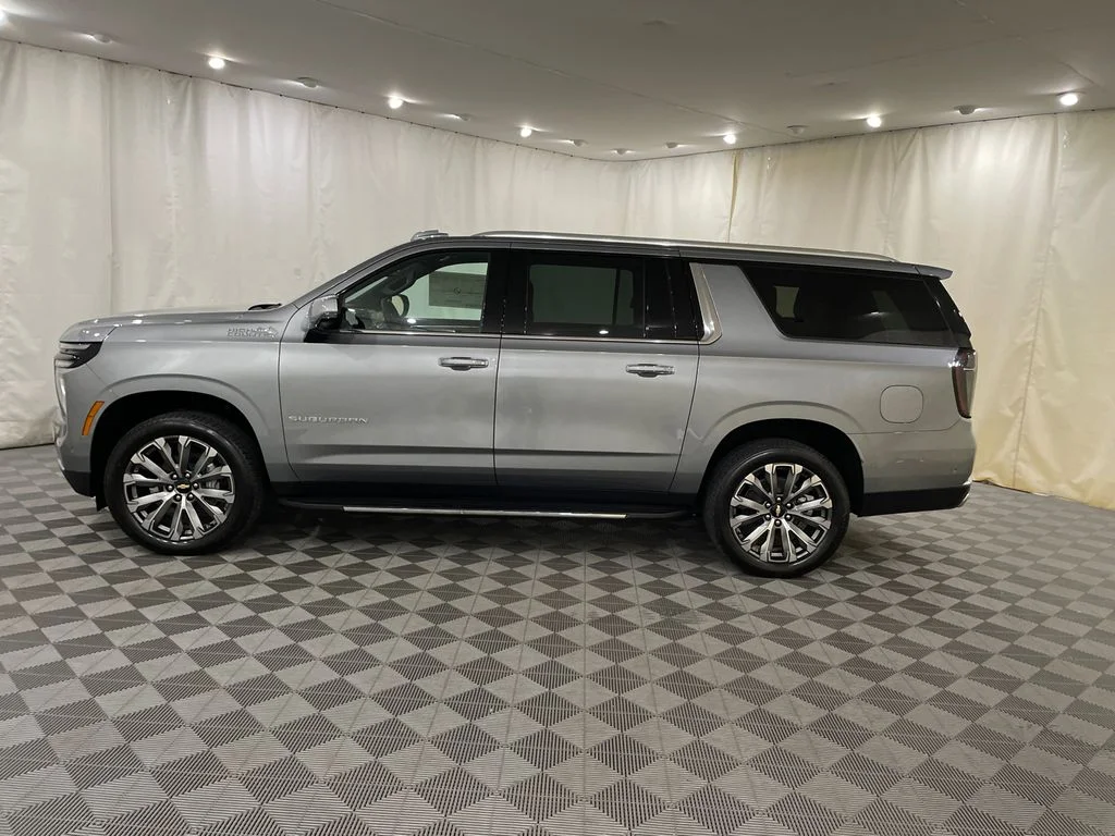 2026 Chevrolet Suburban High Country - Photo 11