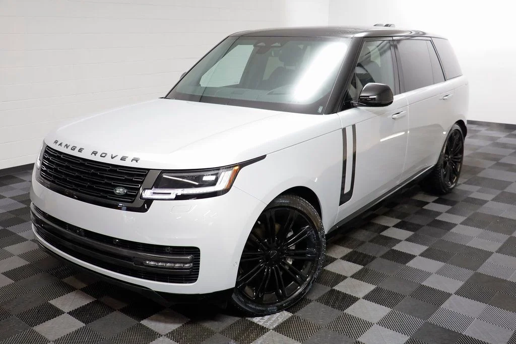 New 2026 Silver Land Rover SE image 2
