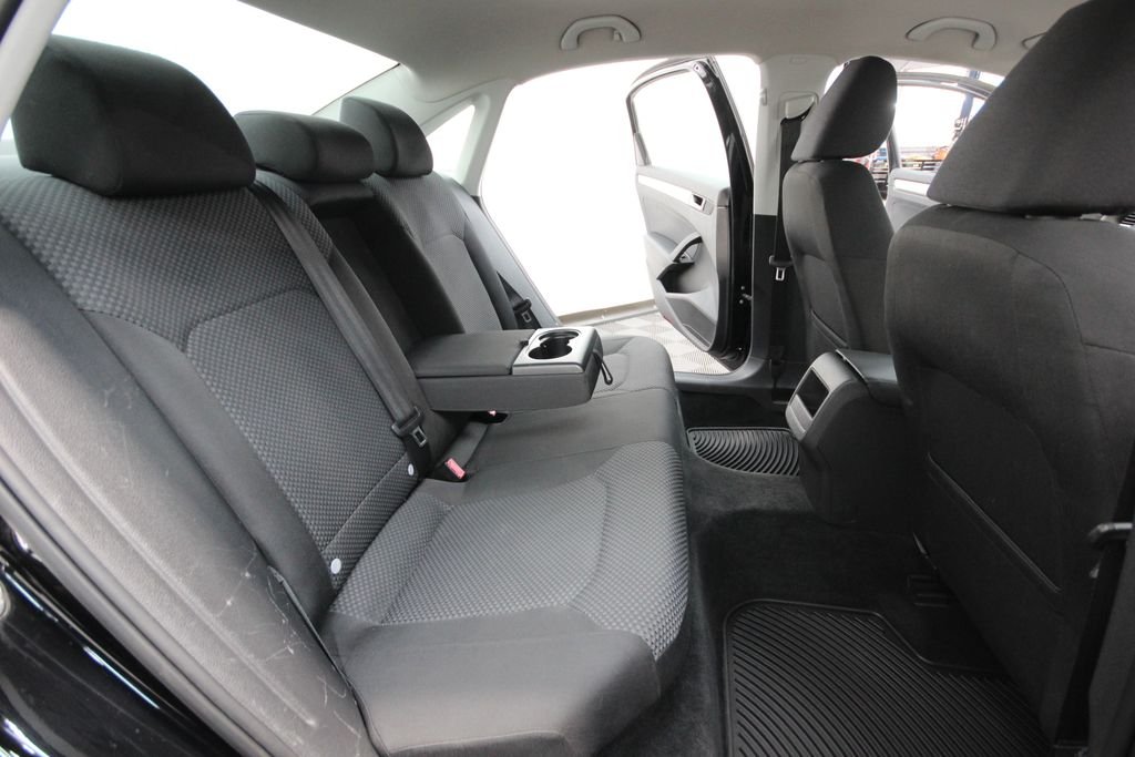 Used 2013 Black Volkswagen 2.5 S image 23