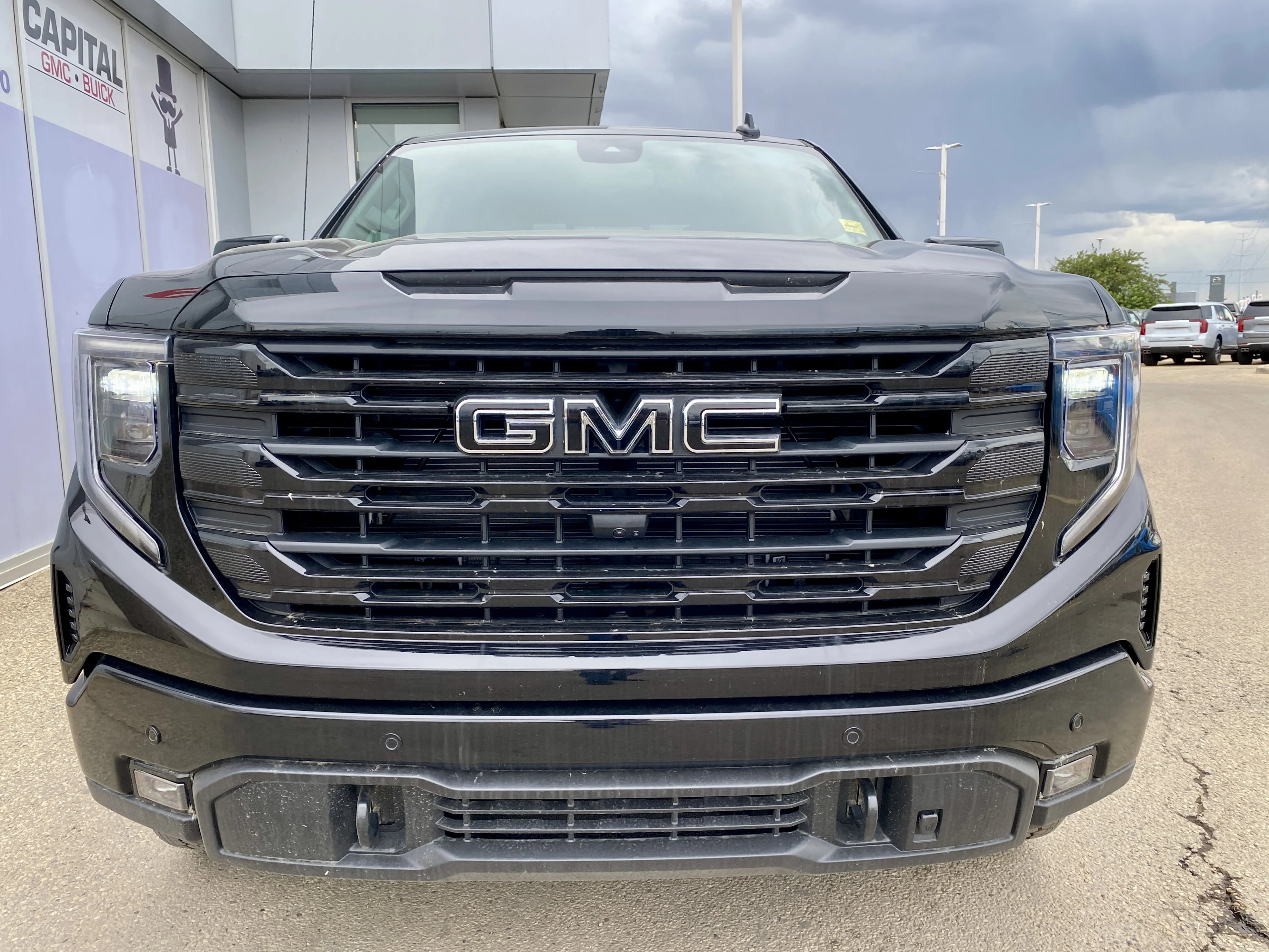 New 2026 ONYX BLACK GMC Elevation image 9