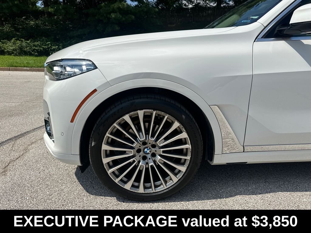 Used 2021 White BMW xDrive40i image 2