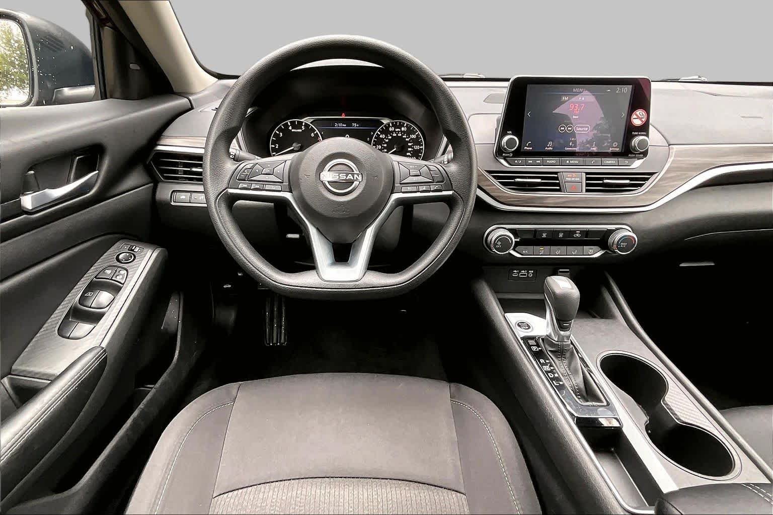 Used 2025 Garnet Pearl Metallic Nissan SV image 6
