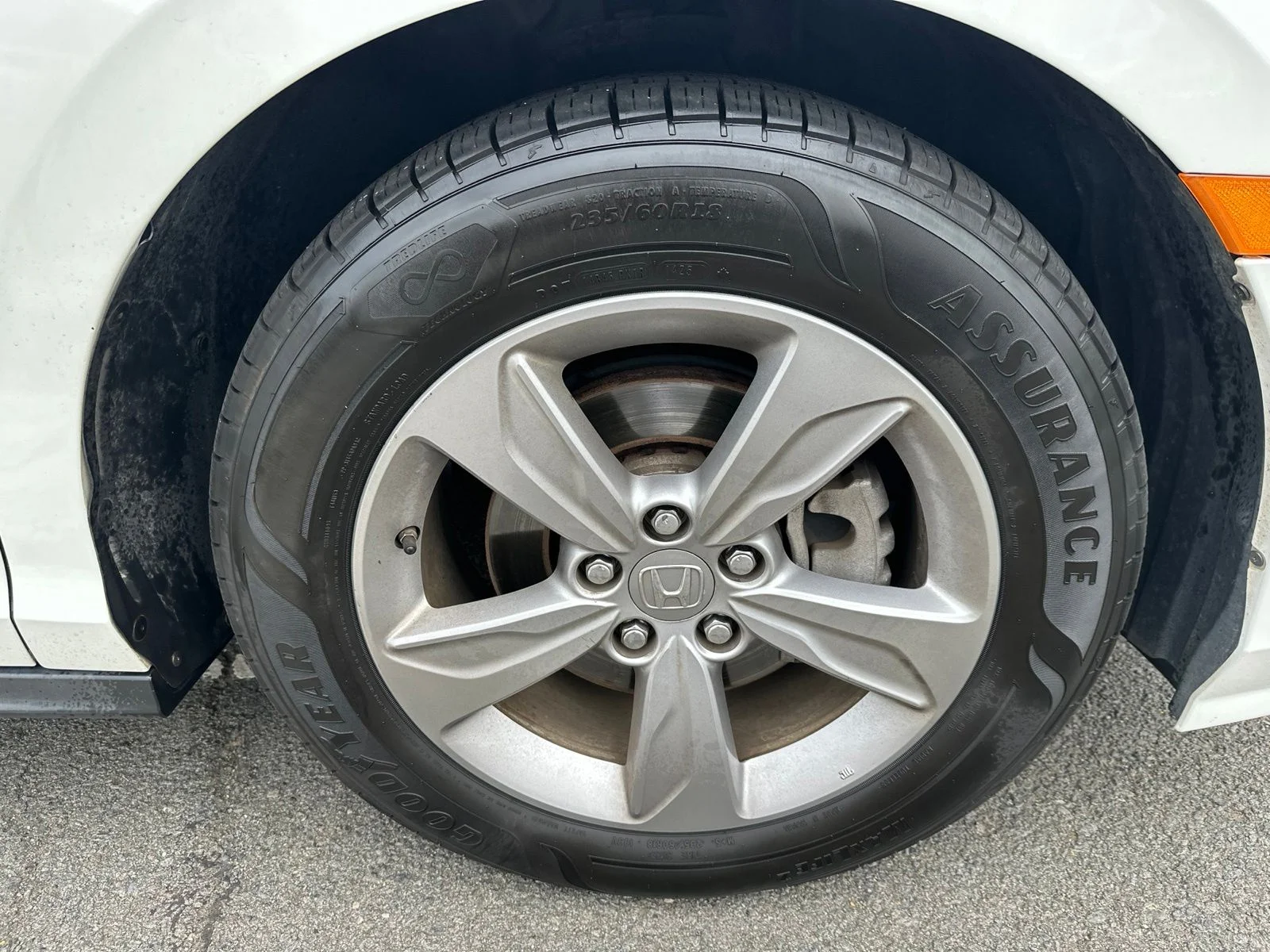 Used 2020 White Honda EX-L image 27