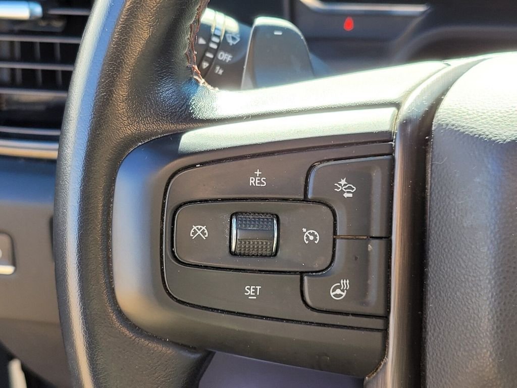 Used 2024 Silver GMC AT4X image 27