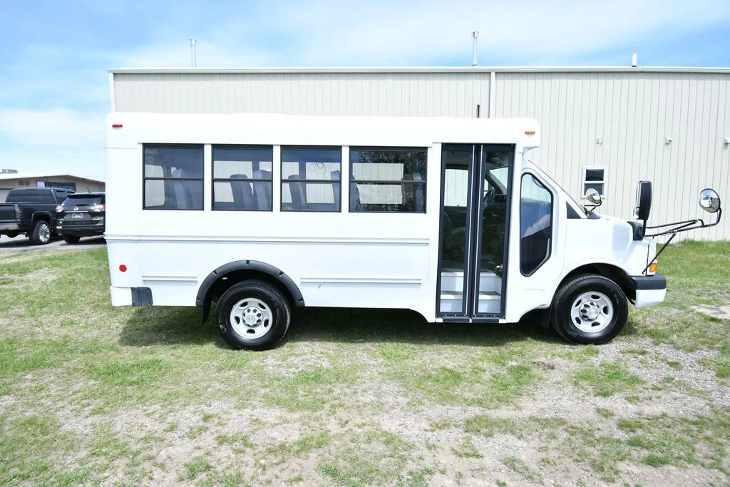Used 2013 White Chevrolet Work Van image 15