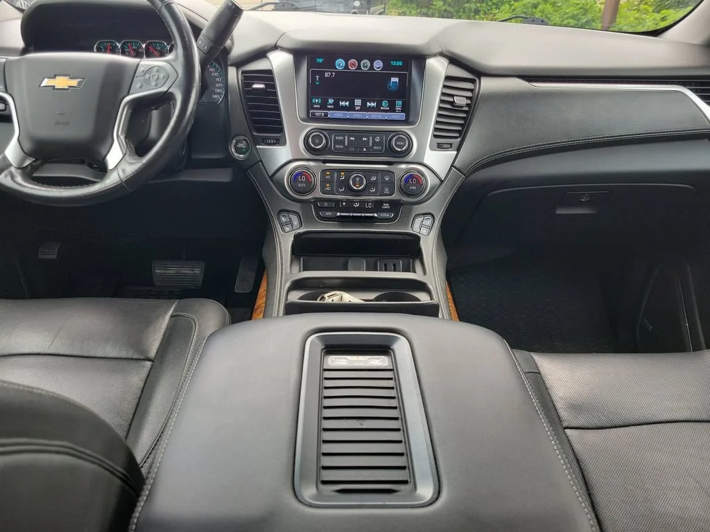 Used 2018 SILVER ICE METALLIC Chevrolet Premier image 16