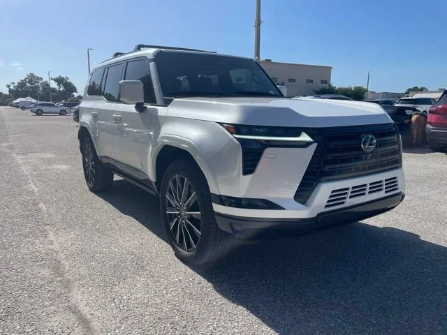 Certified Used 2025 White Pearl Lexus GX 550 Luxury+ image 1