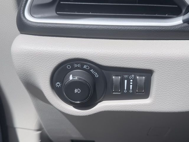 2024 Chrysler Pacifica Touring L - Photo 21