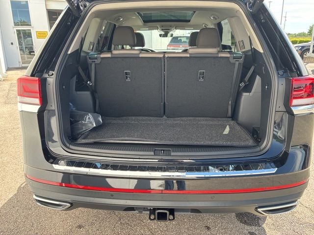 New 2026 Deep Black Volkswagen 2.0T SEL image 5