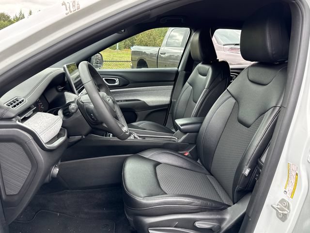 Used 2024 Bright White Clearcoat Jeep Latitude image 17