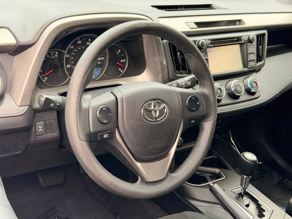 Used 2016 Silver Toyota LE image 21