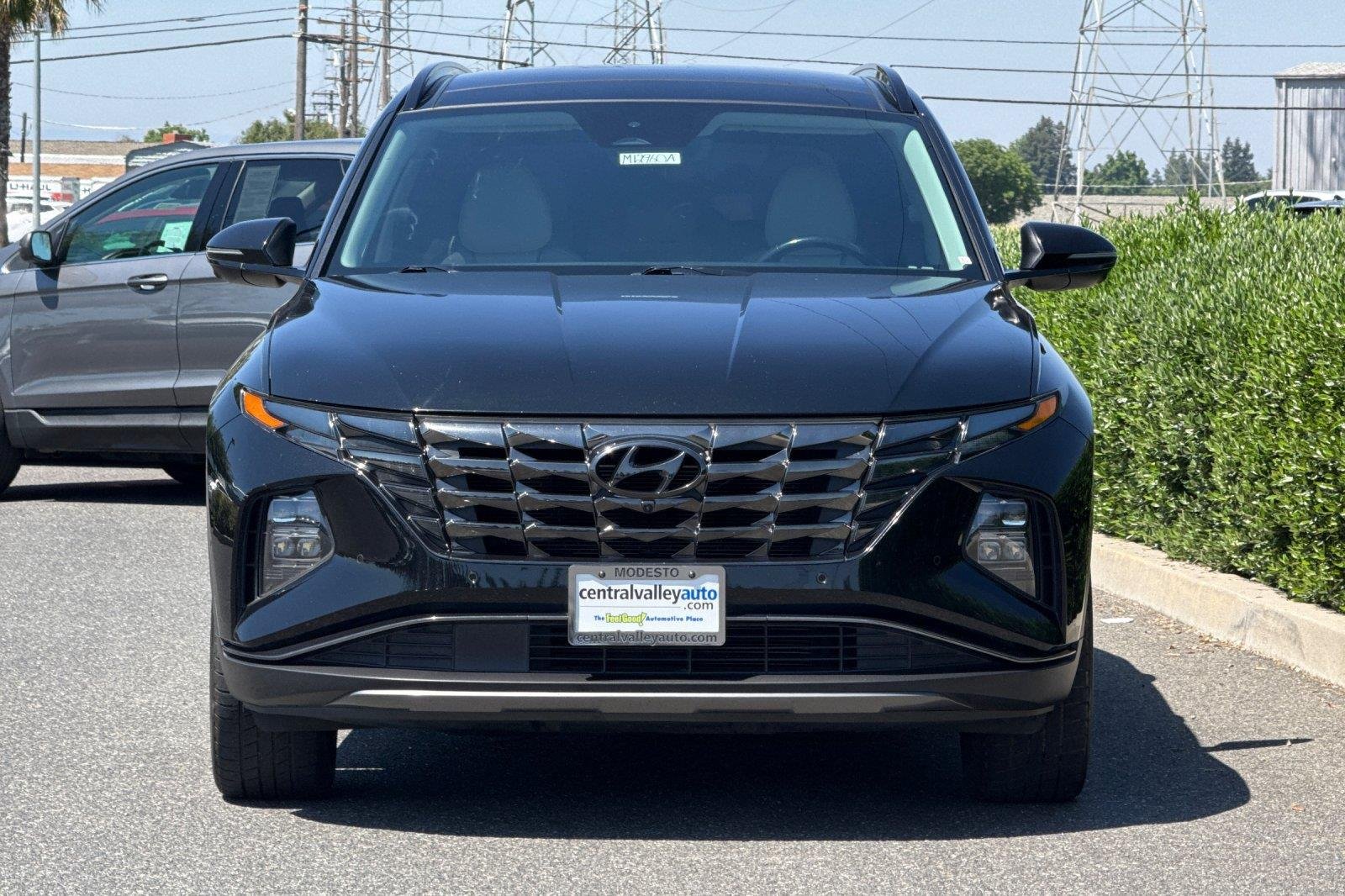 Used 2022 Phantom Black Hyundai Limited image 9