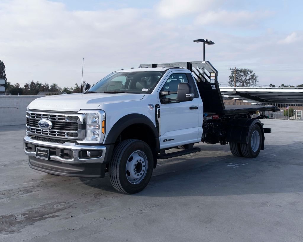2025 Ford F-550 Super Duty Chassis Cab XL - Photo 24
