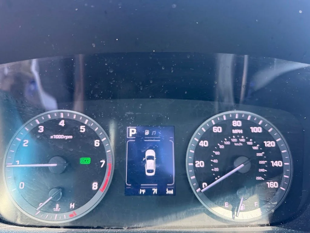 Used 2017 Silver Hyundai Base image 13