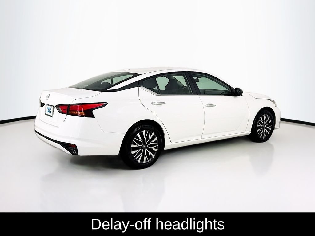 2025 Nissan Altima SV - Photo 7