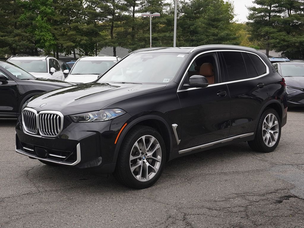 Used 2024 Black BMW xDrive40i image 10
