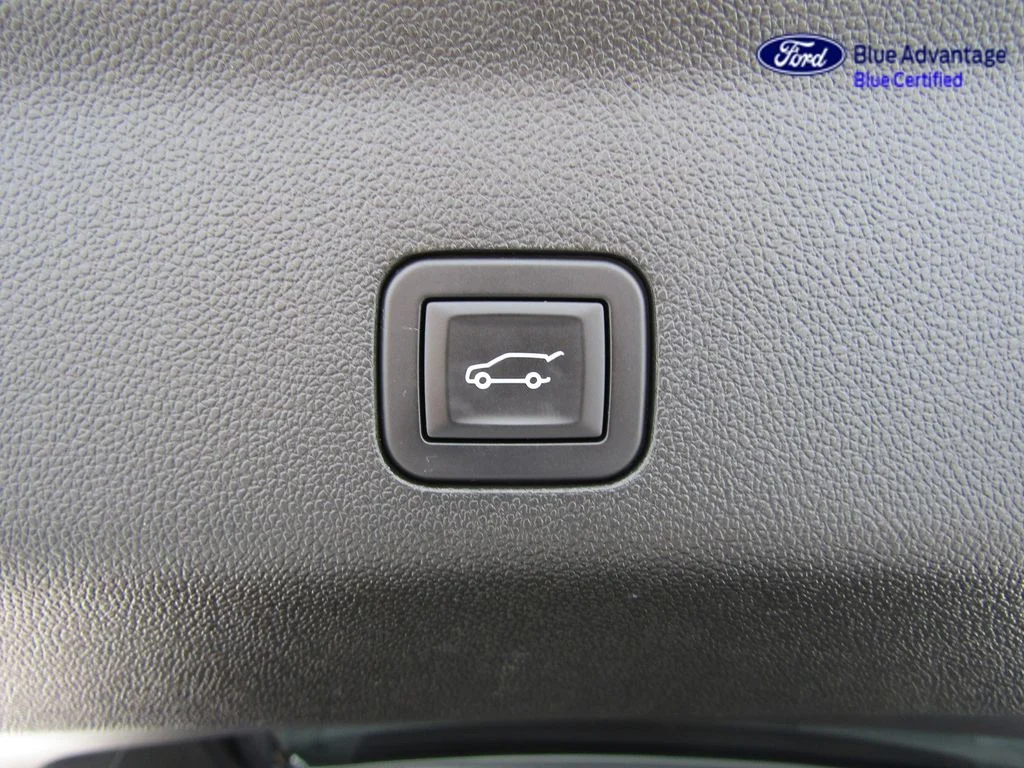 Certified Used 2025 Titanium Rush Metallic GMC AT4 image 26