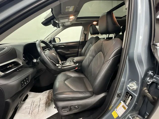 Used 2021 Blue Toyota Platinum image 21