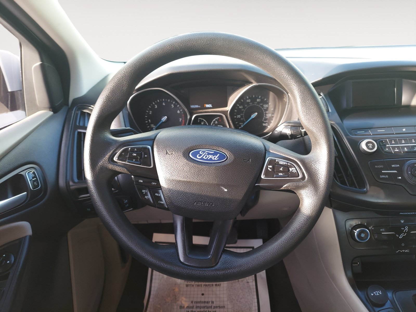Used 2018 Oxford White Ford SE image 15
