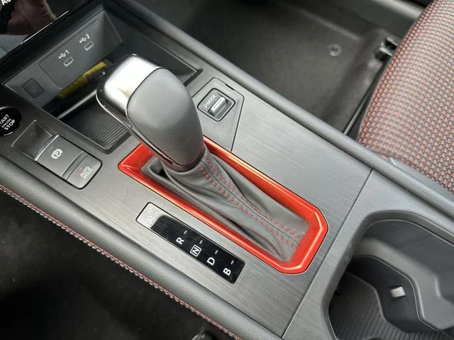 New 2026 Gun Metallic / Scarlet Ember Tintcoat Two-tone Nissan SR image 22