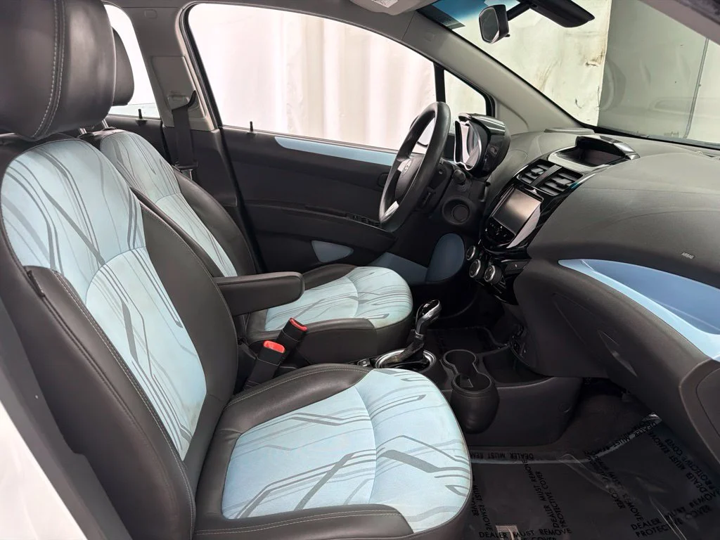 Used 2016 White Chevrolet 1LT image 29