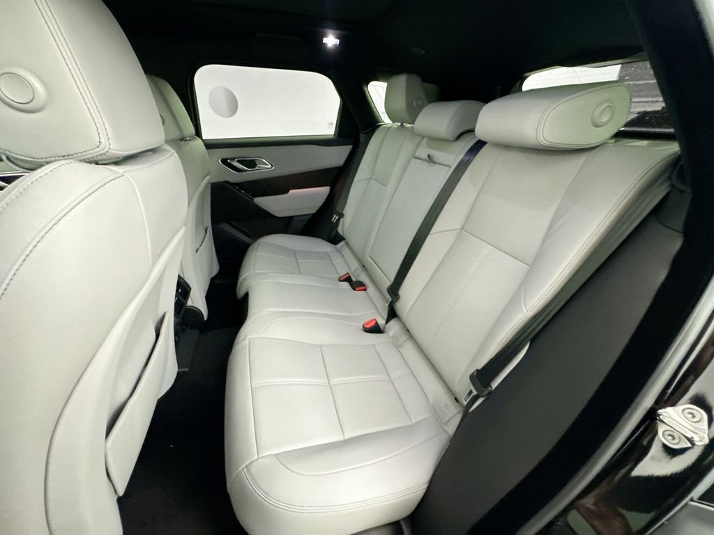 New 2026 Santorini Black Land Rover Belgravia Edition image 25