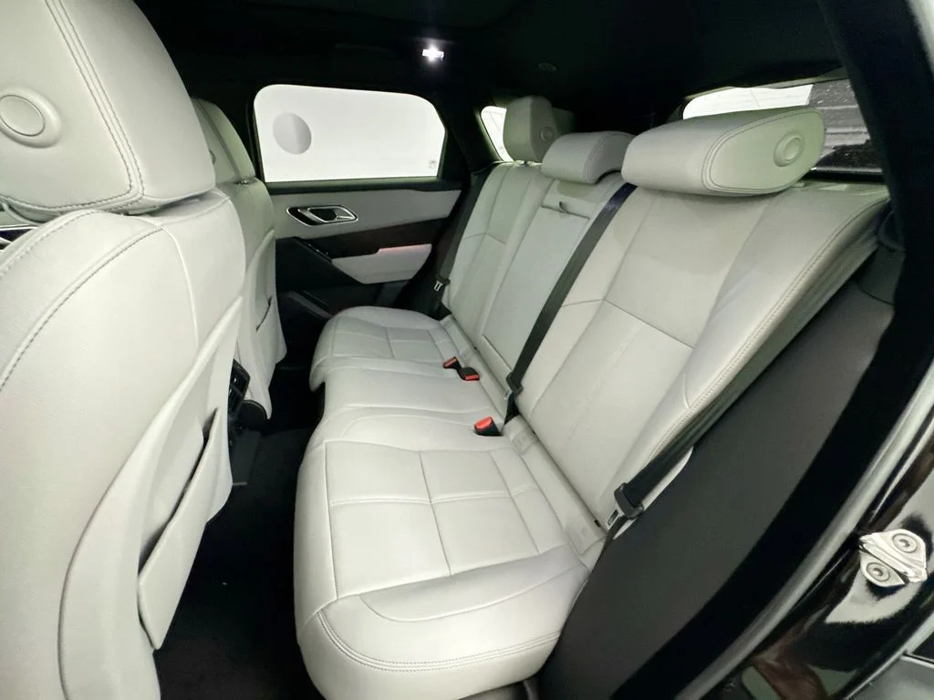 New 2026 Santorini Black Land Rover Belgravia Edition image 25