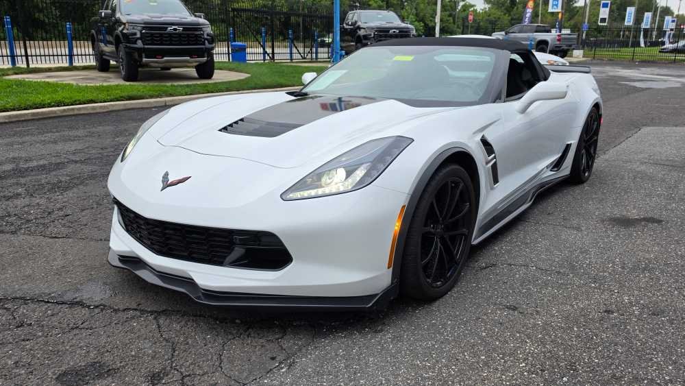 Used 2019 White Chevrolet Grand Sport 2LT image 11