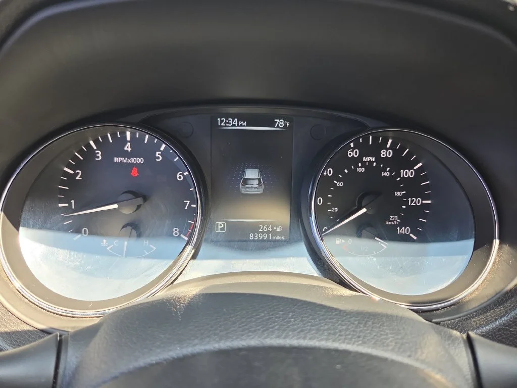 Used 2017 Gray Nissan S image 29