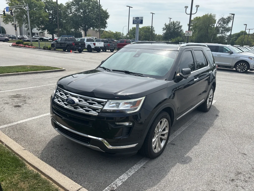 Used 2018 Shadow Black Ford Limited image 2