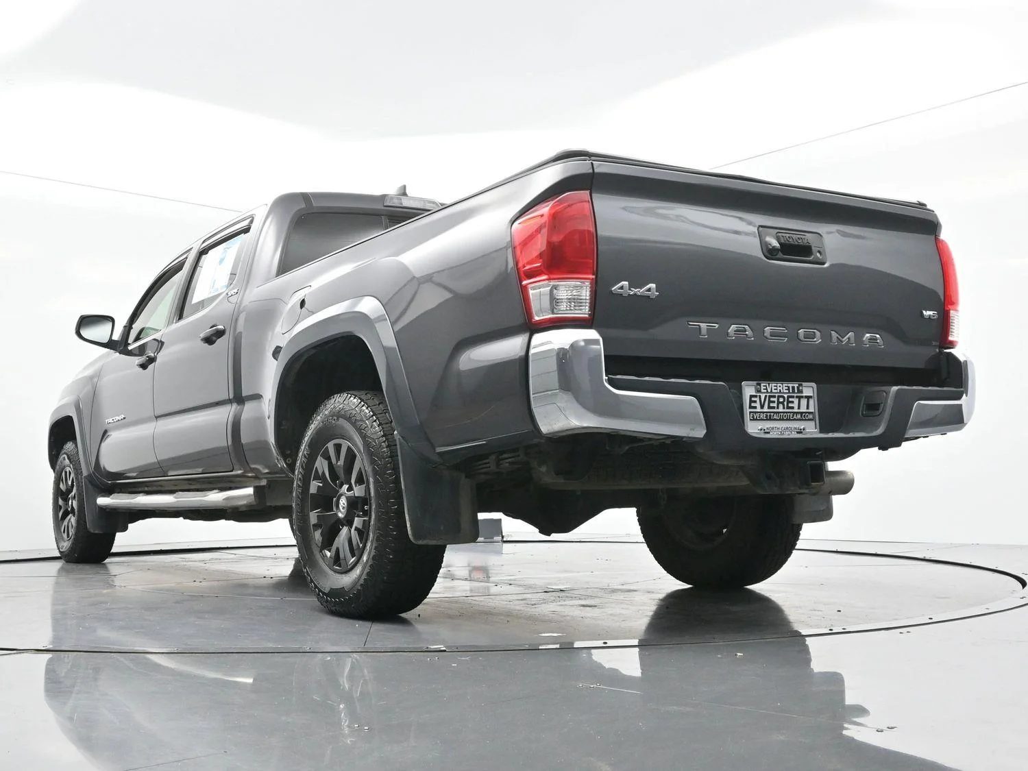 Used 2017 Magnetite Gray Metallic Toyota SR5 image 44