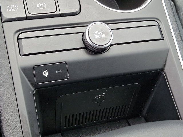 Used 2022 White Kia GT-Line image 24