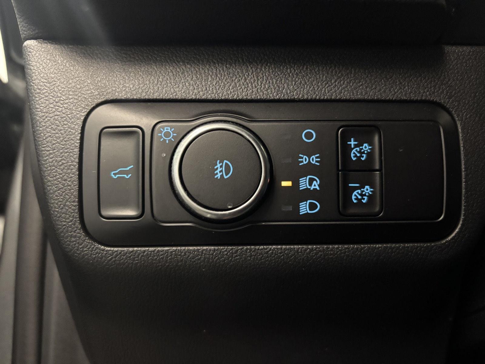 Used 2025 Carbonized Gray Metallic Ford Platinum image 11