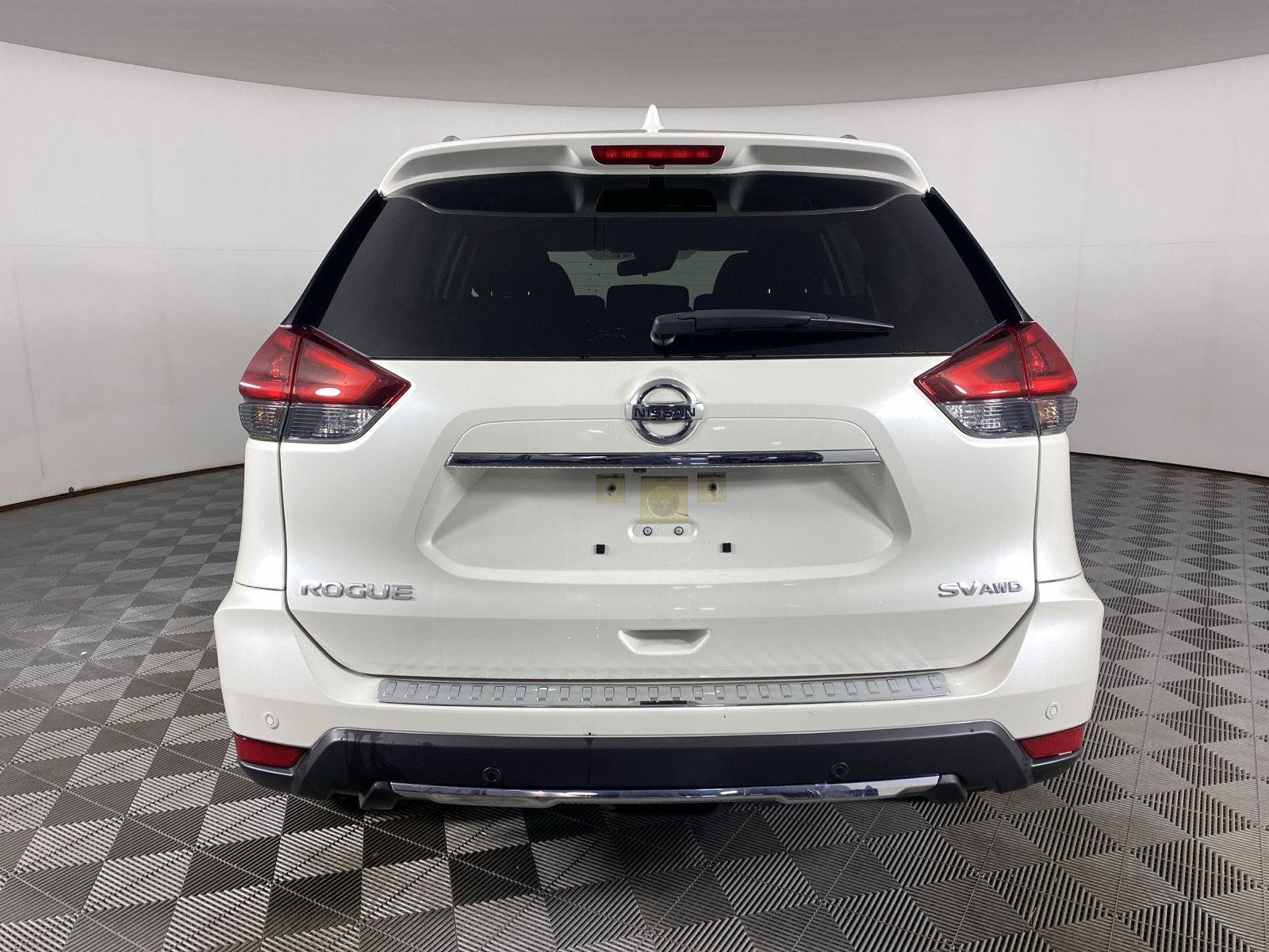 Used 2020 Pearl White Tricoat Nissan SV image 6