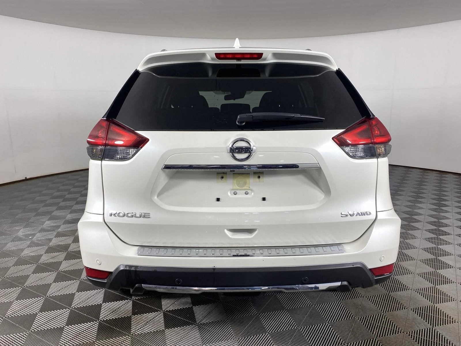 Used 2020 Pearl White Tricoat Nissan SV image 6