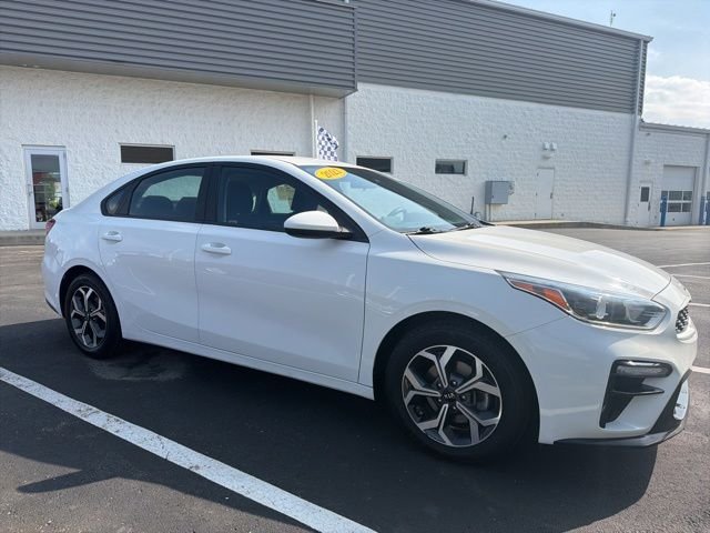 2021 Kia Forte LXS AT's photo
