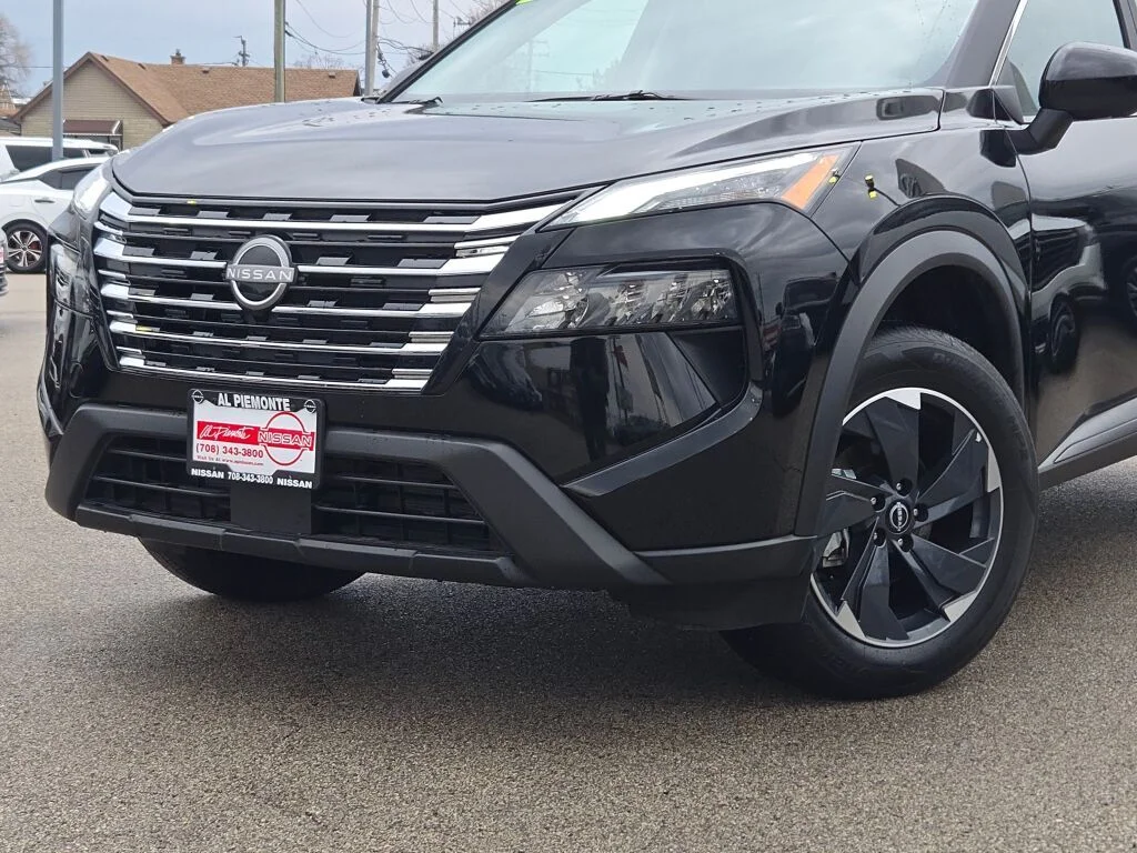 Used 2025 Black Nissan SV image 2