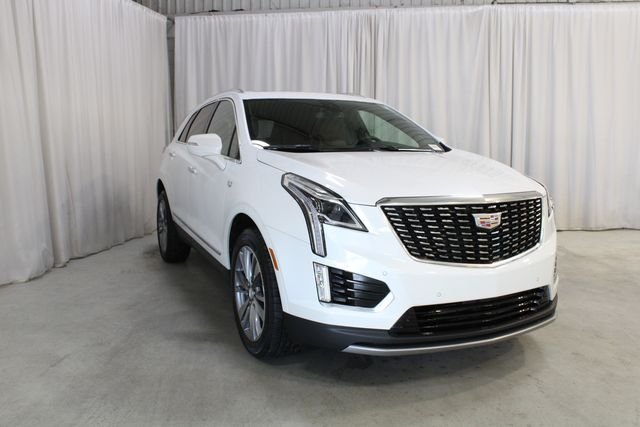 Used 2024 Crystal White Tri-Coat Cadillac Premium Luxury image 39
