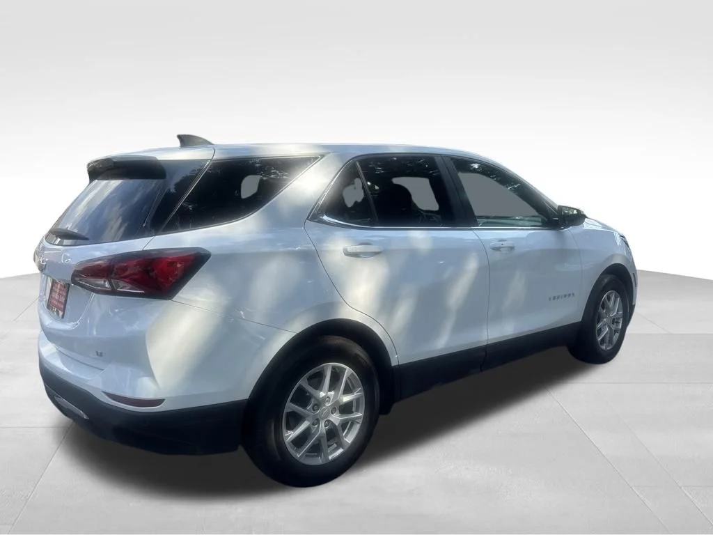 Used 2024 White Chevrolet LT image 3