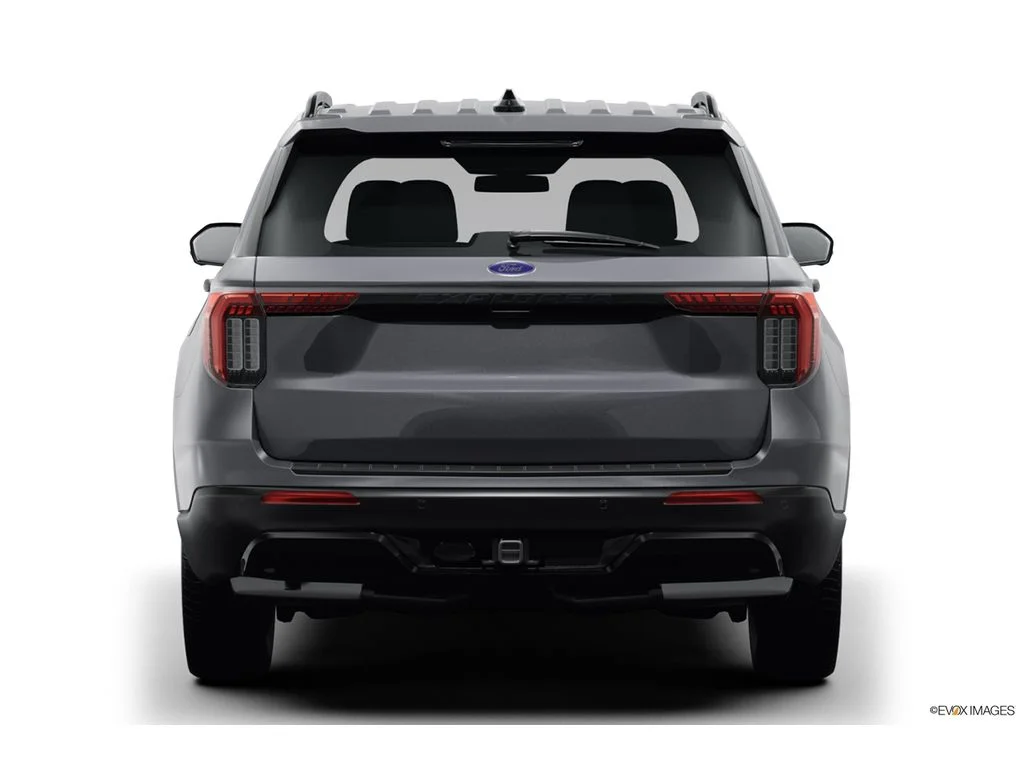 New 2026 Space White Metallic Ford ST-Line image 5