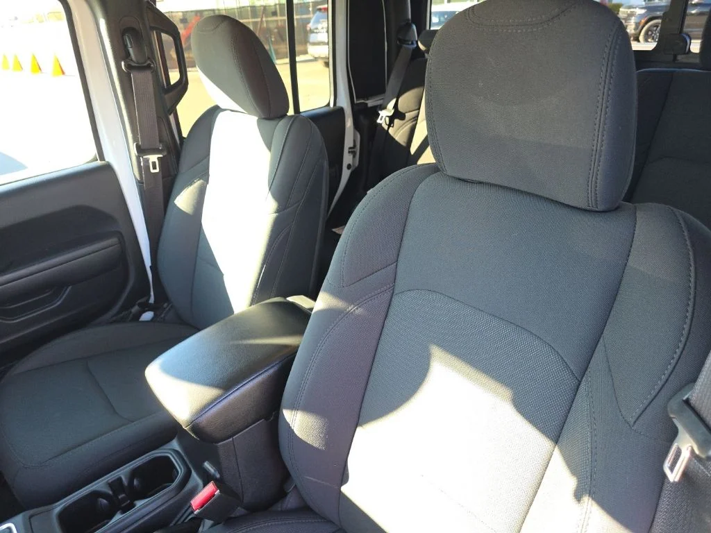 Used 2022 White Jeep Willys image 13