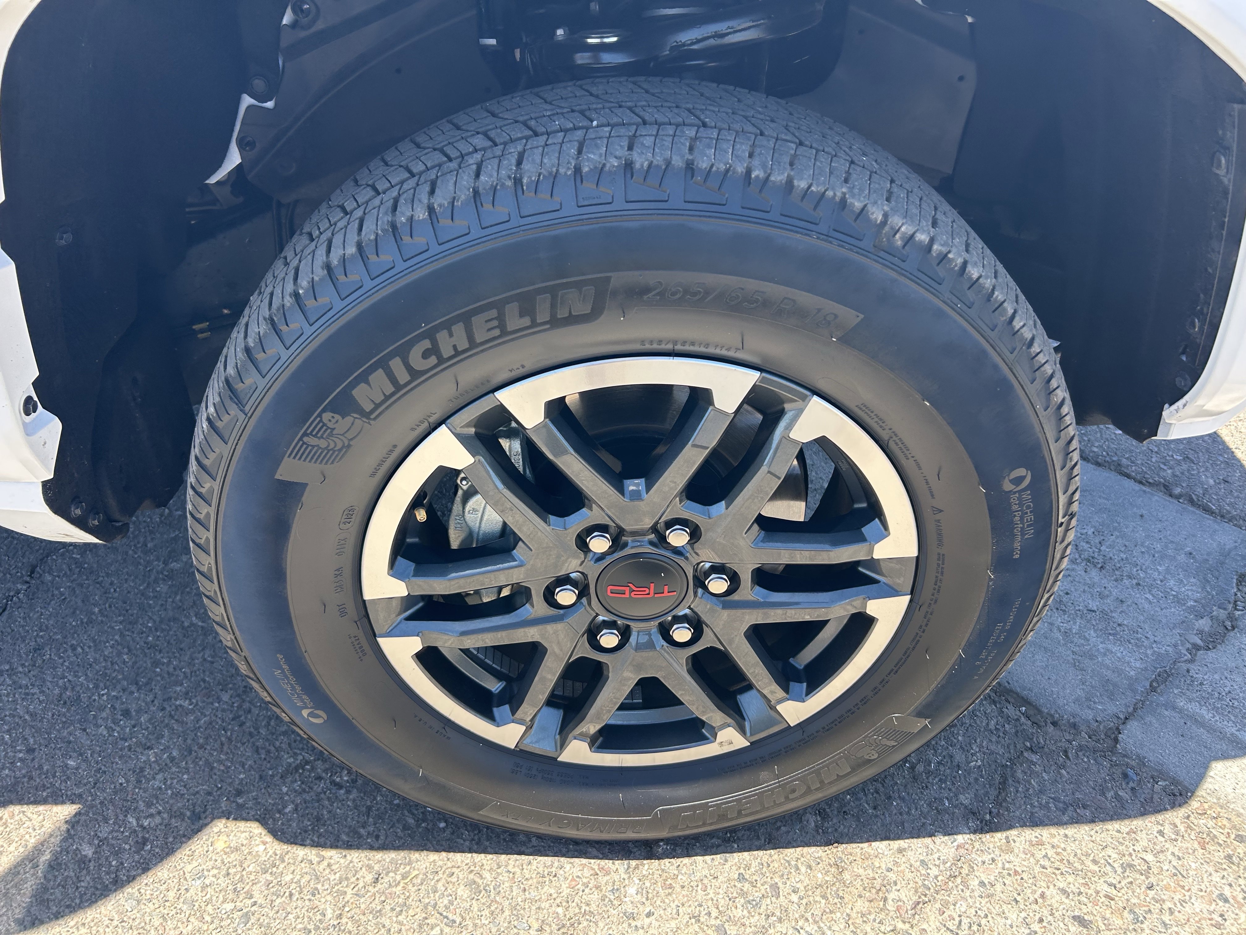 2025 Toyota Tacoma TRD Sport - Photo 9