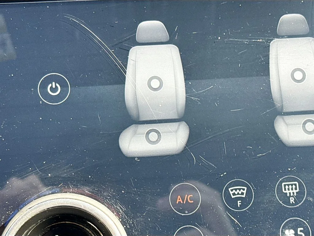 Used 2019  Land Rover SE R-Dynamic image 22