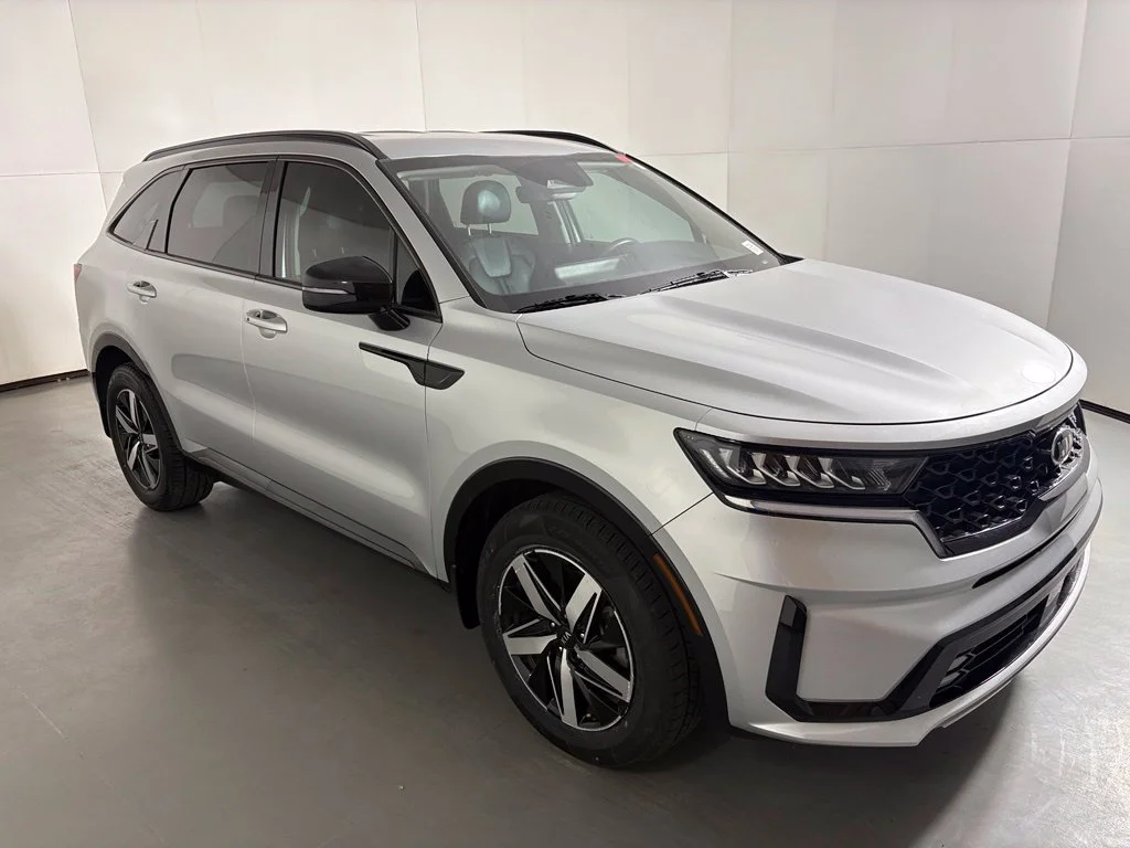Used 2021 Silver Kia EX image 2