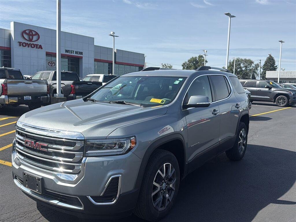 Used 2023 Sterling Metallic GMC SLE image 3