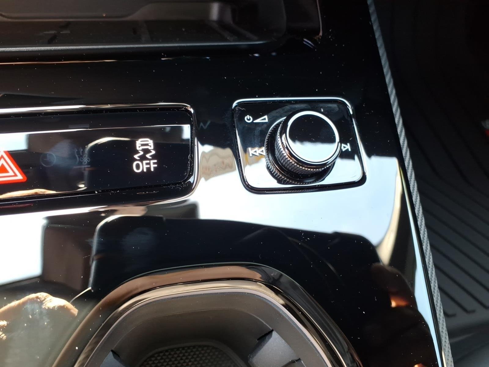 New 2026 Glacier White Metallic Audi Premium Plus image 30