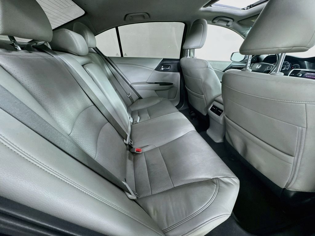 Used 2015 Gray Honda EX-L image 35