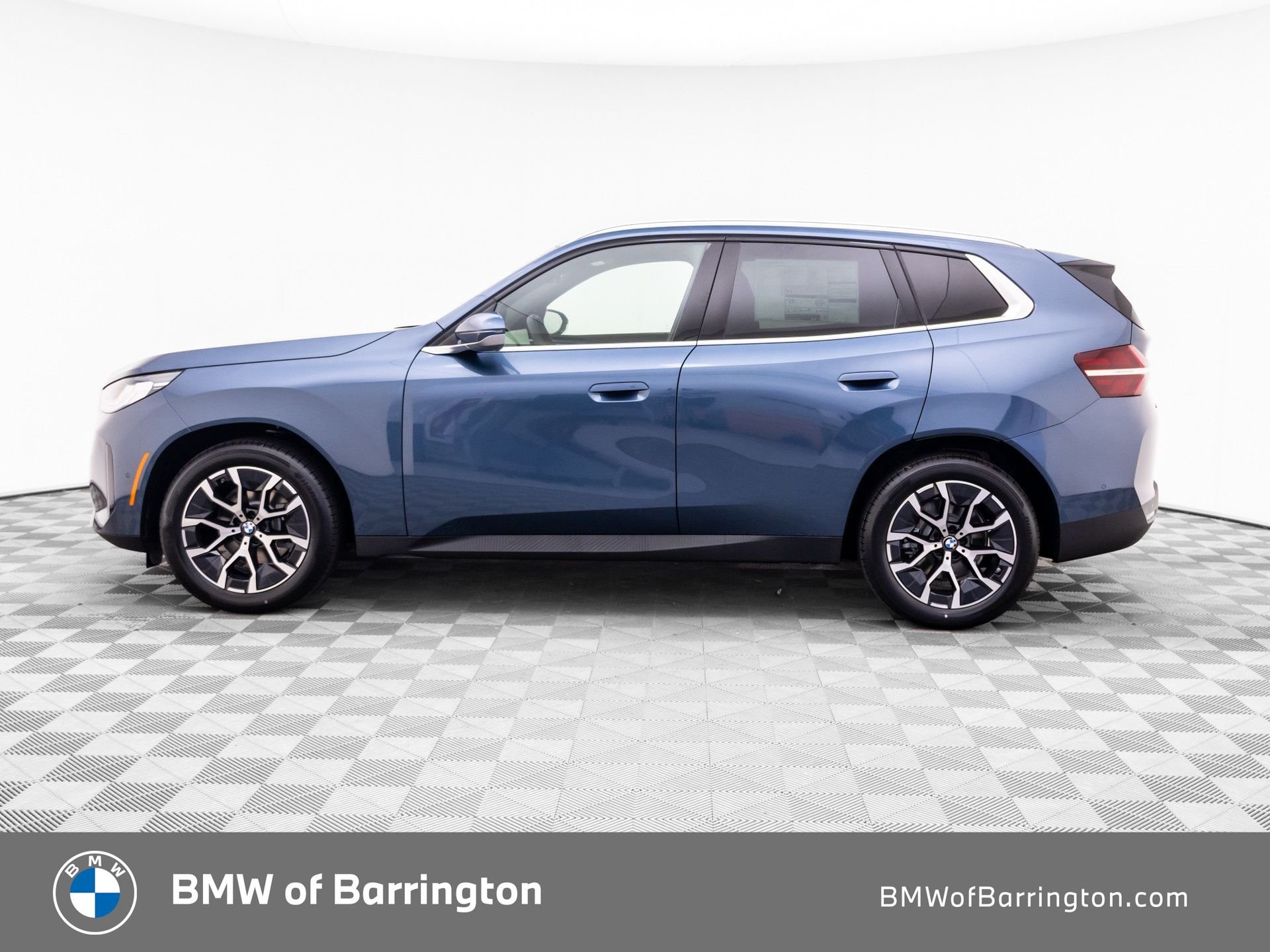 New 2026 Arctic Race Blue metallic BMW 30 xDrive image 2