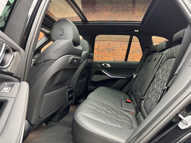 2025 BMW X5 50e - Photo 23