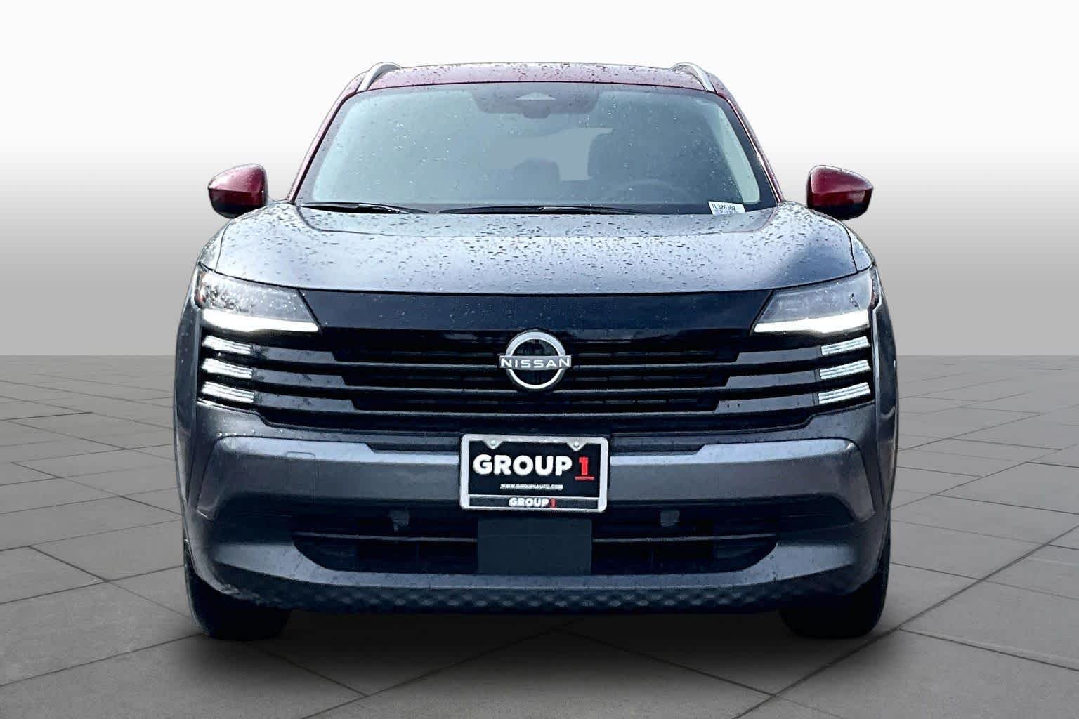 Used 2026 Gun Metallic/Scarlet Ember Tintcoat Nissan SV image 4